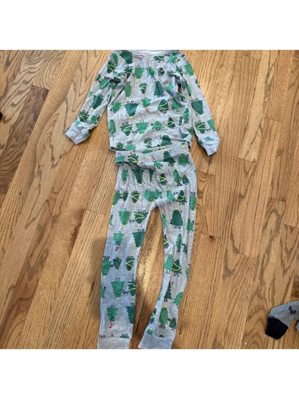 Old Navy Gray Green Kid Pajamas 5T